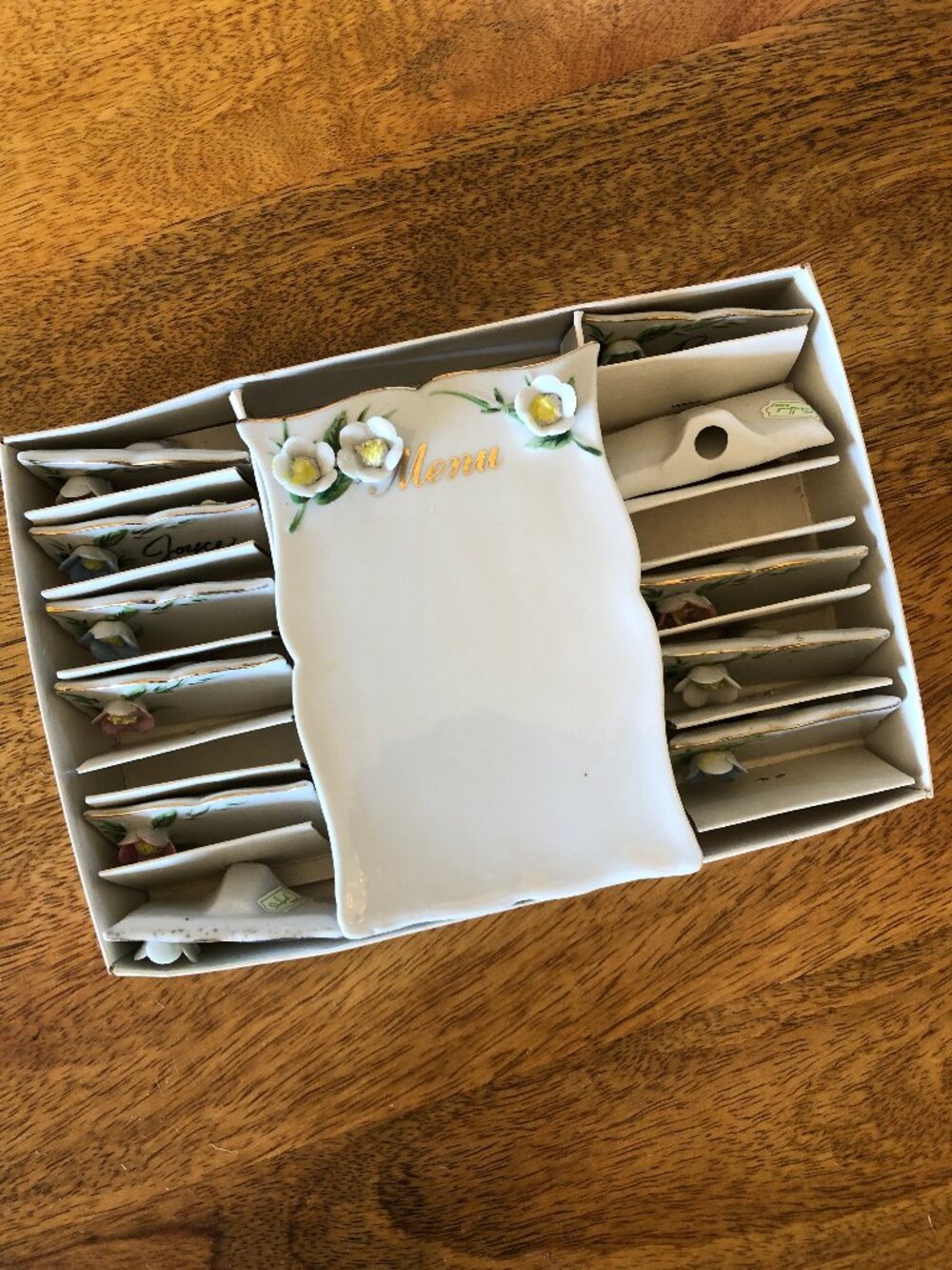 Vintage Shafford Floral 3D Porcelain Reusable Place Card Holders & Menu Board - Picture 4 of 15